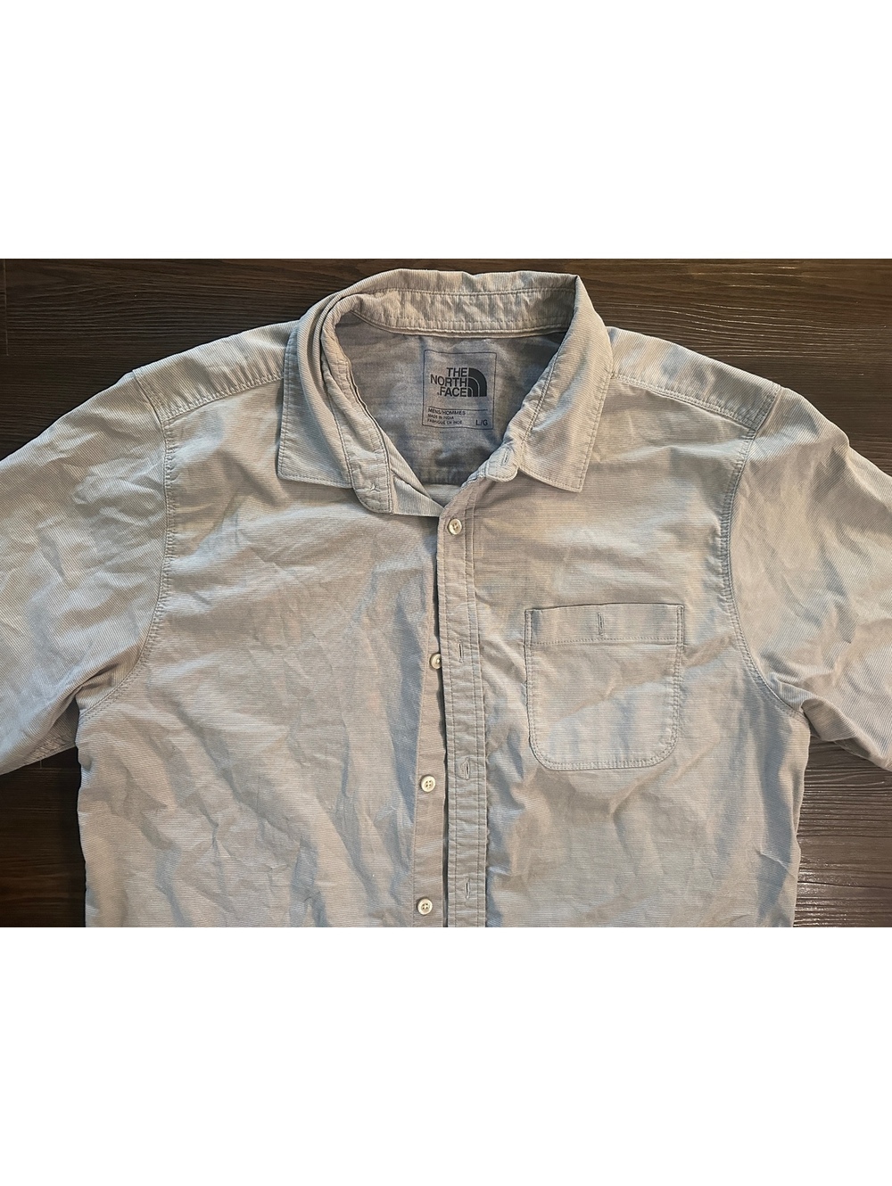 The north face large short sleeve button up shirt gray